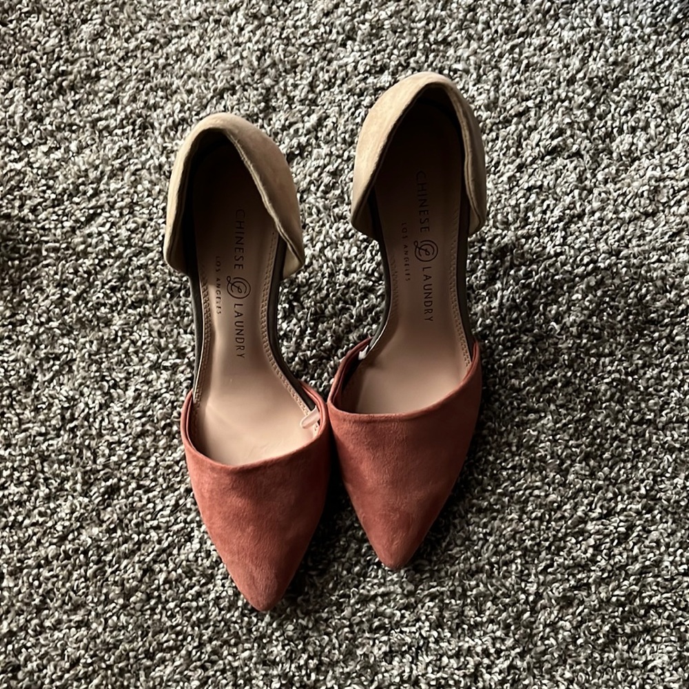 Multi color point heels